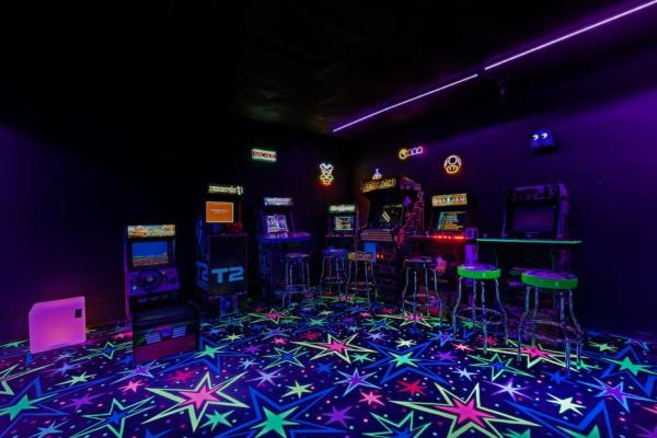 Nostalgic Fun-lakehouse- Arcade - Eatonton, GA