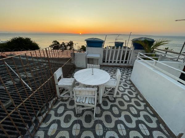 Foto 3: Quarto, sala, cozinha e banheiro - ar condicionado - á 2 minutos da praia do Porto da barra-301-40