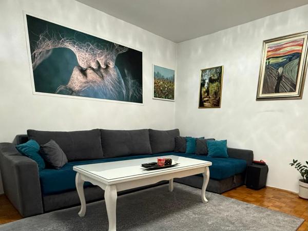Na zdjęciu widoczny jest obiekt Luxury Apartment Tuzla położony w mieście Tuzla.