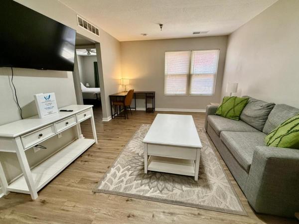 Auf dem Foto ist das Objekt Cozy Aksarben Living-close to I-80 & WFH desk in der Stadt Omaha zu sehen.