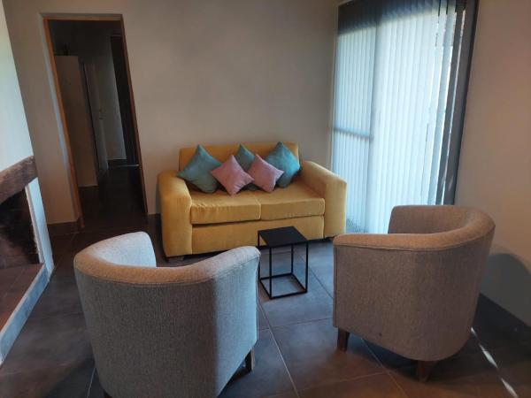 Na zdjęciu widoczny jest obiekt Posta Clodomiro położony w mieście Vista Flores.