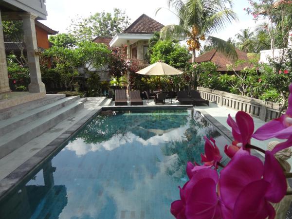 A la foto es mostra l'objecte Kartika Bungalows situat a la ciutat de Ubud.