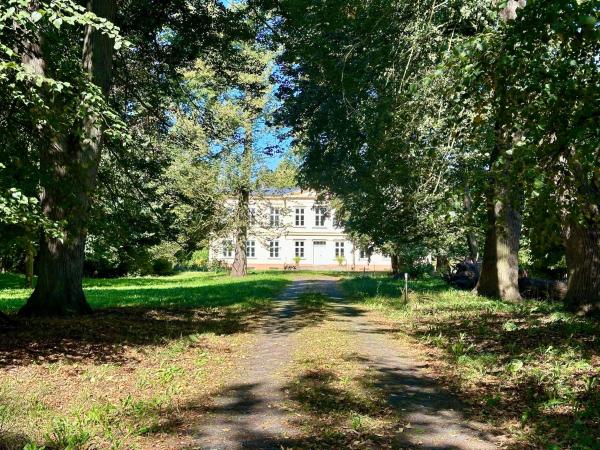 A la foto es mostra l'objecte Kutscherhaus am Herrenhaus Bauer situat a la ciutat de Zemitz.