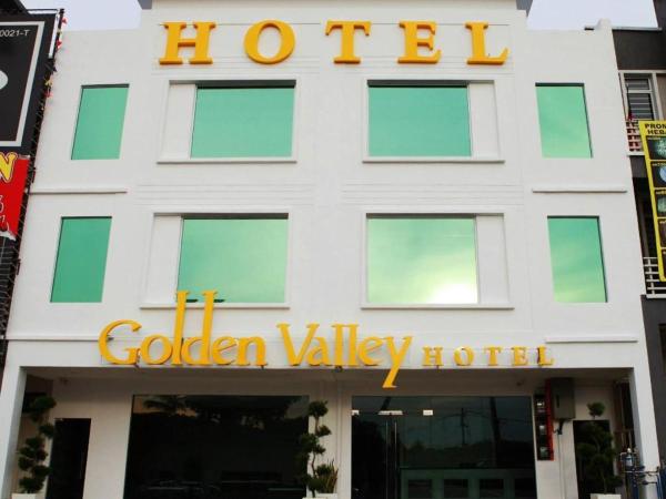 På bildet vises objektet Golden Valley Hotel som ligger i byen Kampong Bertam.
