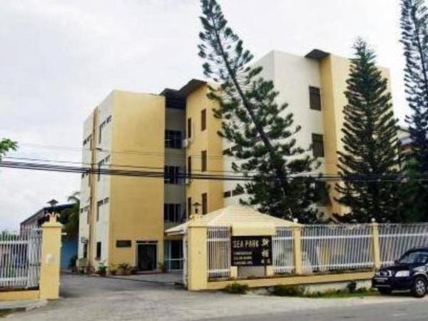 Na foto é possível ver o objeto Seapark Condotel Hotel localizado na cidade de Tanjong Aru.
