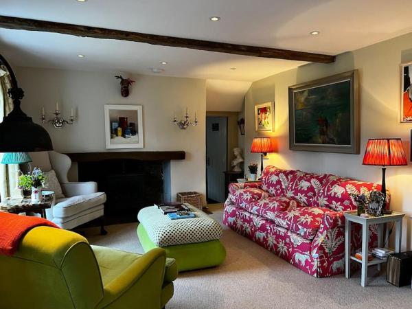 Na zdjęciu widoczny jest obiekt Stunning Cosy Cottage in Hampshire Oakley położony w mieście Dummer.