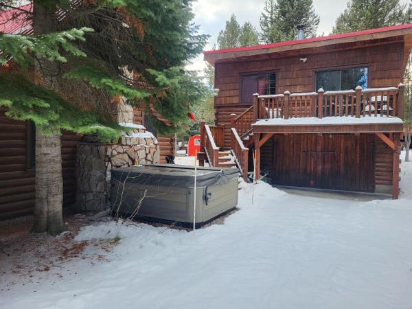 Double Loop by KABINO Large Driveway Fire Pit Fireplaces Grill WiFi Sleeps 11 in Summer and only 7 in Winter的照片4