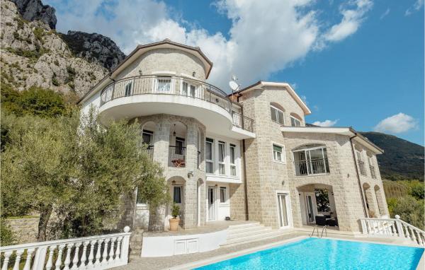 Awesome Home In Herceg Novi With Wifi - Montenegro