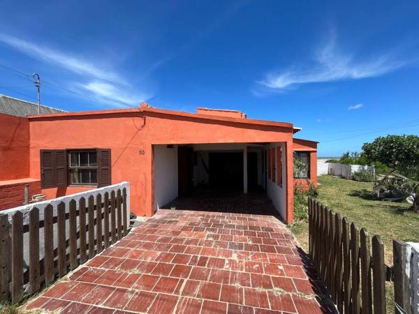 På bildet vises objektet Casa a poucos metros da praia som ligger i byen Santa Vitória do Palmar.