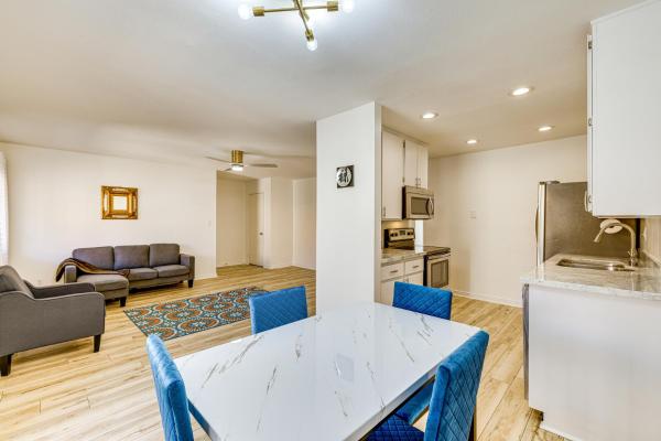 A la foto es mostra l'objecte 2 Mi to Papago Park Condo with Pool and Hot Tub! situat a la ciutat de Phoenix.