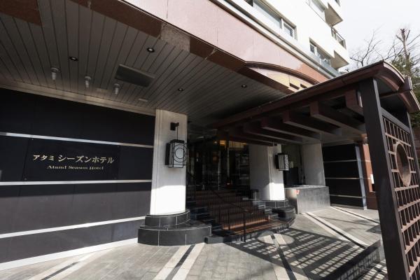 Na fotografii je vidět objekt Atami Season Hotel nacházející se ve městě Atami.