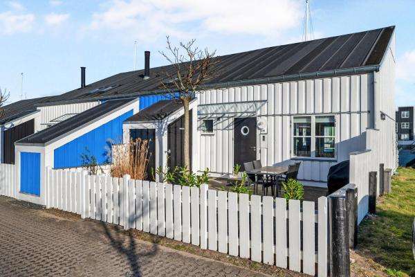 Beautiful Holiday Home Near Øer Maritime Holiday Village For 6 People, Эбельтофт