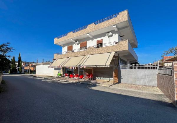 A la foto es mostra l'objecte Guesthouse Roan situat a la ciutat de Berat.