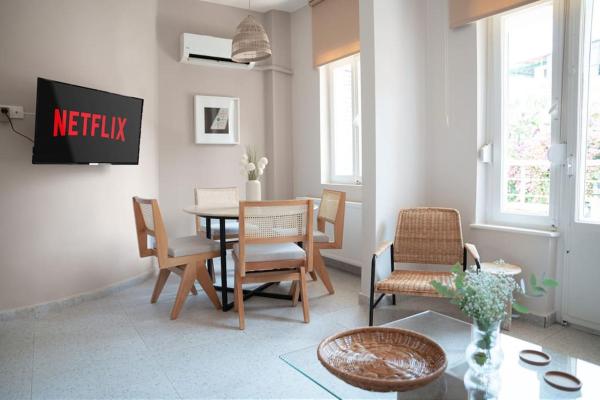 Bright and Cozy 2BR Apt In The Center Of Buyukada