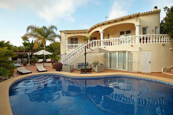 A la foto es mostra l'objecte Luxury 5 Bed Mountain Views Heated Pool Games Room situat a la ciutat de Teulada.