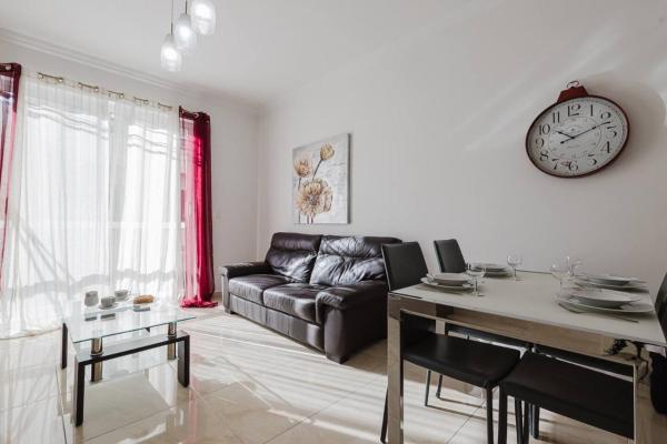 Cosy Apartment 2bed In Paceville By Homely, St Julian's