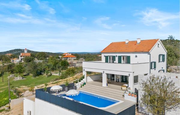 A la foto es mostra l'objecte Awesome Home In Vodice situat a la ciutat de Vodice.