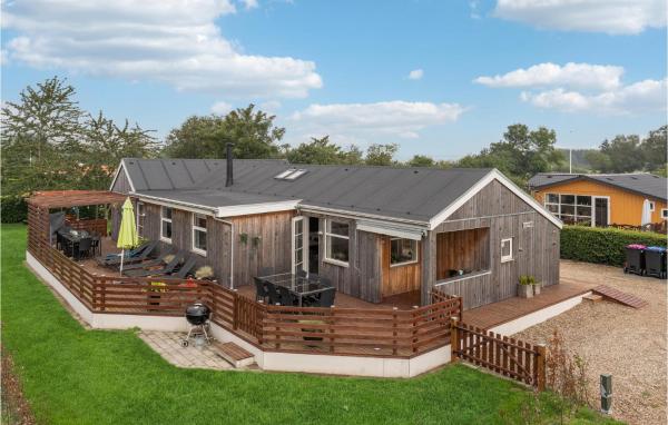 На фото показан объект Four-Bedroom Holiday Home In Haderslev, расположенный в городе Diernæs.
