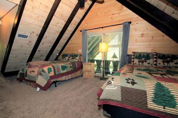 Billede 4: Foothills - Lrg Private Cabin - HotTub - Fireplace & Pit - Gburg 7min