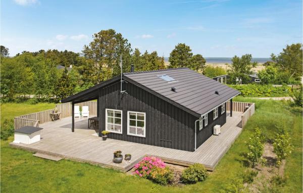 Three-bedroom Holiday Home With A Fireplace In Frederikshavn - Denmark
