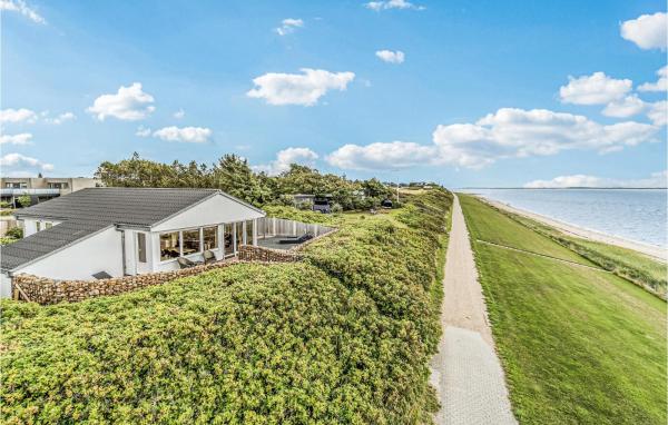 Na zdjęciu widoczny jest obiekt Stunning Home In Esbjerg V With Wifi położony w mieście Esbjerg.