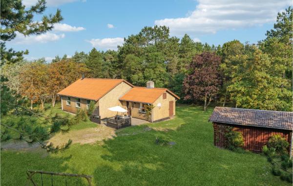 Auf dem Foto ist das Objekt Three-Bedroom Holiday Home In Romo in der Stadt Tagholm zu sehen.
