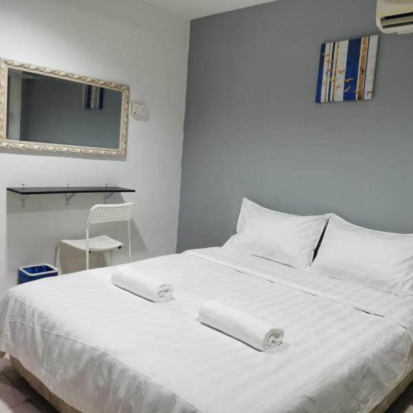 På billedet ses objektet Hotel Seroja beliggende i byen Menumbok.