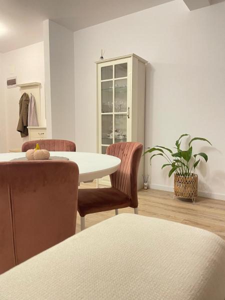 Na zdjęciu widoczny jest obiekt Negruzzi Apartment położony w mieście Dumbrăviţa.