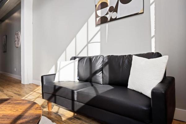 Foto 6: Chic Loft in Peoria Warehouse District
