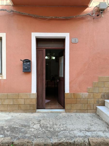 A la foto es mostra l'objecte casasteripinto situat a la ciutat de Sciacca.