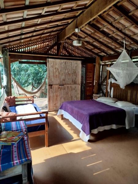 A la foto es mostra l'objecte Cabana do Tarzan na Praia de Parati Mirim situat a la ciutat de Parati.