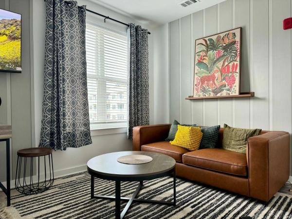 På billedet ses objektet Luxury 1B1B with Balcony Downtown 542Blvd302 beliggende i byen Atlanta.