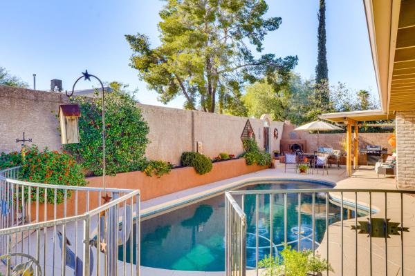 På bildet vises objektet Cyclists' Haven: Southwestern-Style Home in Tucson som ligger i byen Tucson.