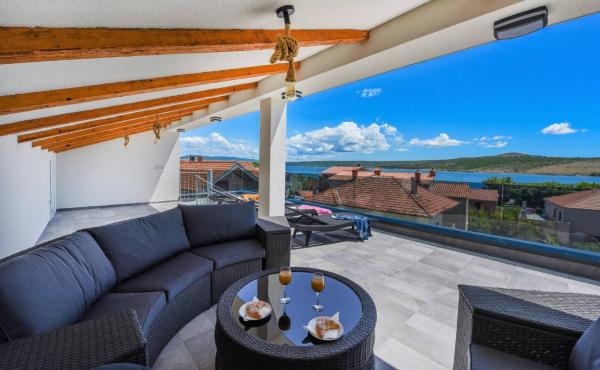 A la foto es mostra l'objecte MY DALMATIA - Sea view villa Possedaria with amazing roof terrace situat a la ciutat de Posedarje.