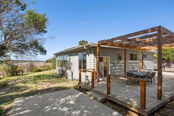 Pelican Point - Melbourne