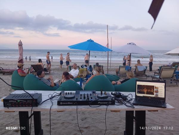 The Seaside Bungalow Hostel and Bar, Hội An