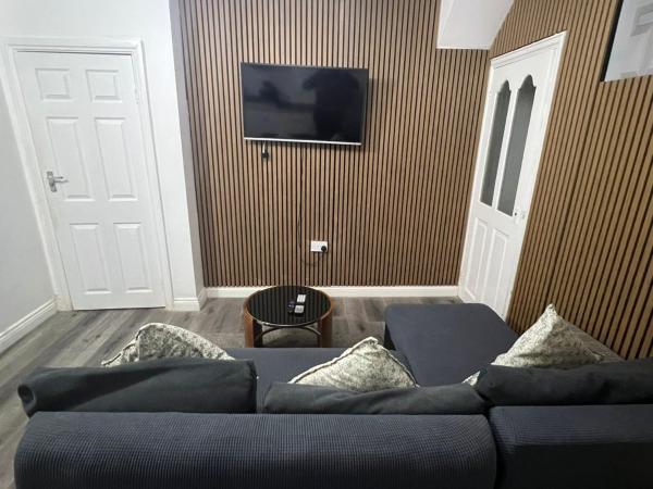 A la foto es mostra l'objecte Femros Apartments, 15mins to city center. situat a la ciutat de Smethwick.