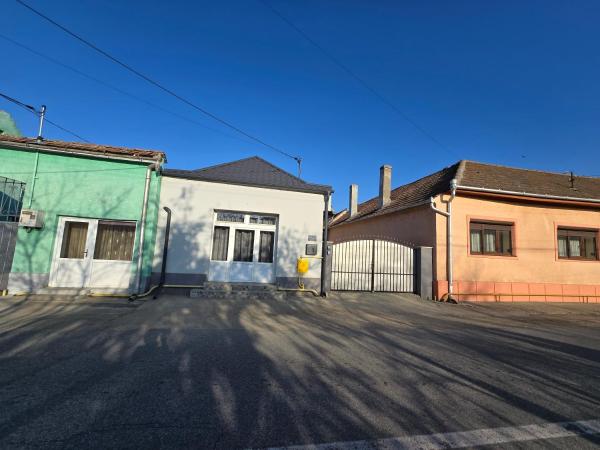 På billedet ses objektet CASA de ACASA beliggende i byen Vintu De Jos.
