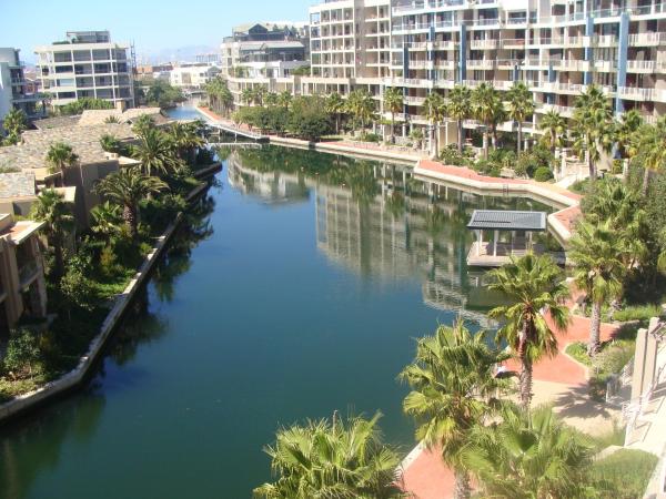 The photo shows the 202 Kylemore A Waterfront Marina located in the city of Cape Town.