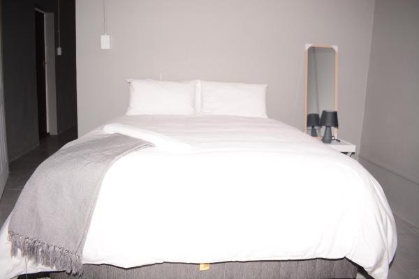 La photo montre l'objet Nosie's place situé dans la ville de Gqeberha.