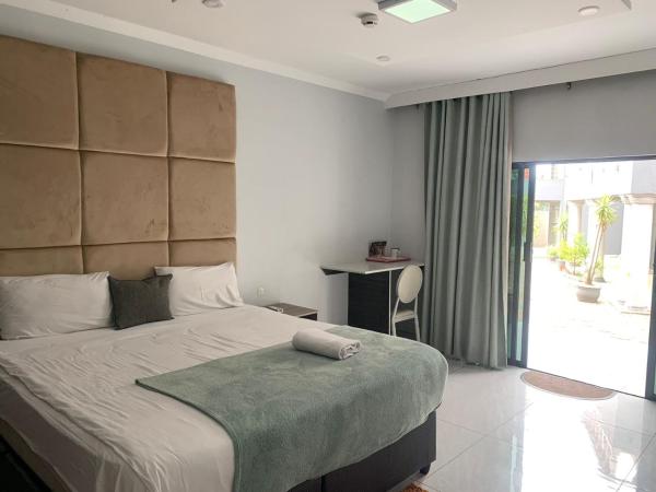 A la foto es mostra l'objecte Lamour Guest House Germiston situat a la ciutat de Germiston.