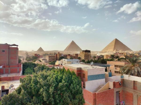 Nella foto è visibile l'oggetto Hamza pyramids View situato nella città di Il Cairo.
