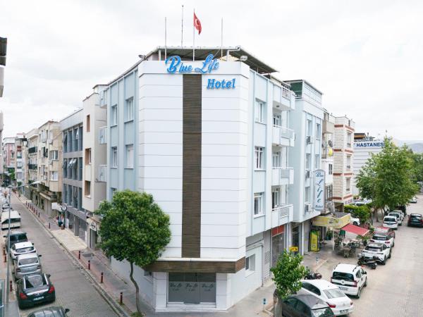 Auf dem Foto ist das Objekt Blue Life Hotel in der Stadt Konak zu sehen.