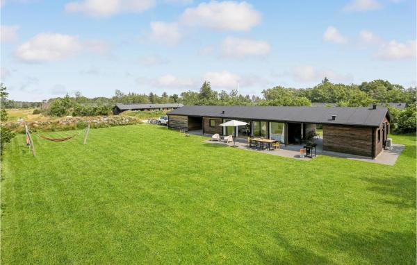 A la foto es mostra l'objecte Awesome Home In Ålbæk With Kitchen situat a la ciutat de Ålbæk.