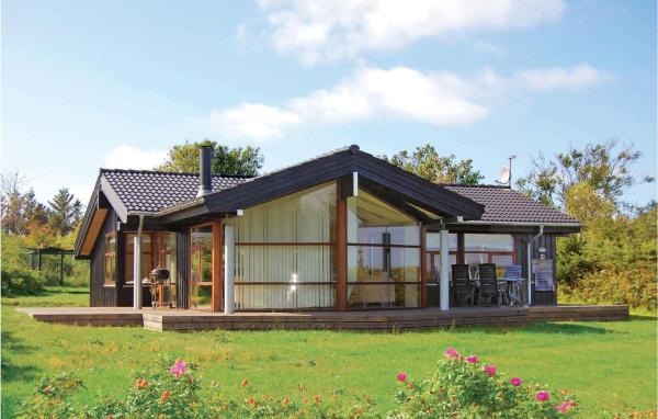Na zdjęciu widoczny jest obiekt Holiday Home Havtornvej Hjørring położony w mieście Lønstrup.