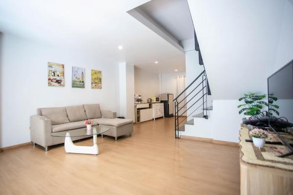 Na fotografii je vidět objekt Bangsean Smile Home บ้านสไมล์ บางแสน nacházející se ve městě Bang Saen.