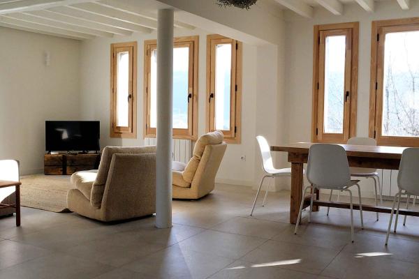 Na zdjęciu widoczny jest obiekt Appartement avec vue et jardin położony w mieście Formiguères.