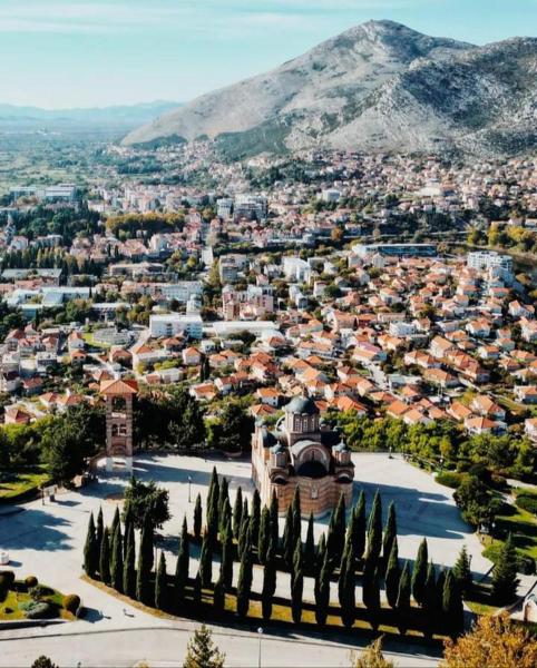 A la foto es mostra l'objecte Crkvina apartman situat a la ciutat de Trebinje.