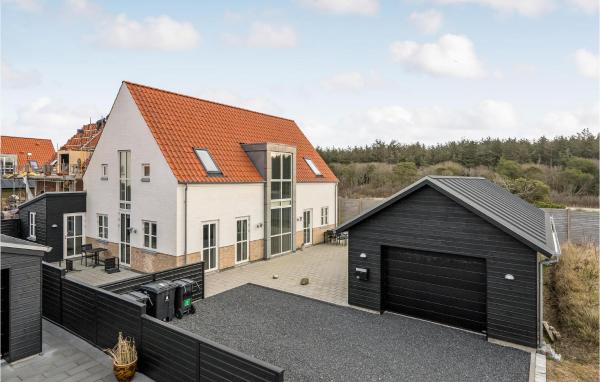 4 Bedroom Cozy Home In Løkken, Løkken