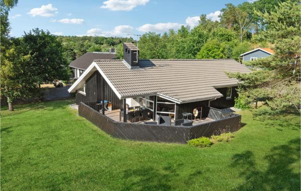 A la foto es mostra l'objecte Stunning Home In Ebeltoft With Kitchen situat a la ciutat de Ebeltoft.